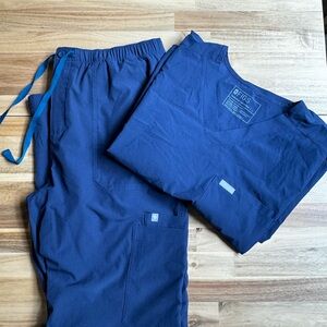 Men’s Figs Scrub set in Navy color